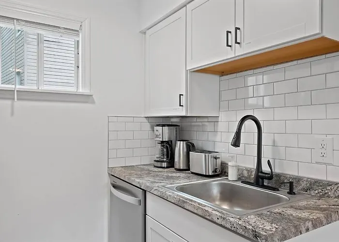 Apartment Bright, Quiet And Modern 1bdr In Millvale, Lawrenceville *