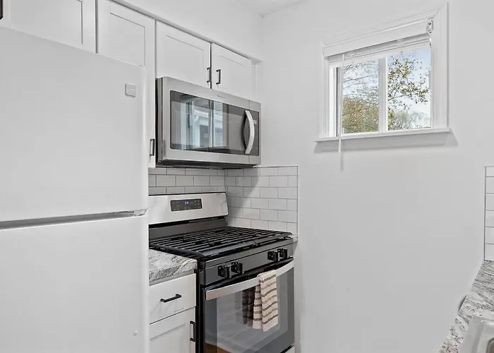 Apartment Bright, Quiet And Modern 1bdr In Millvale, Lawrenceville *