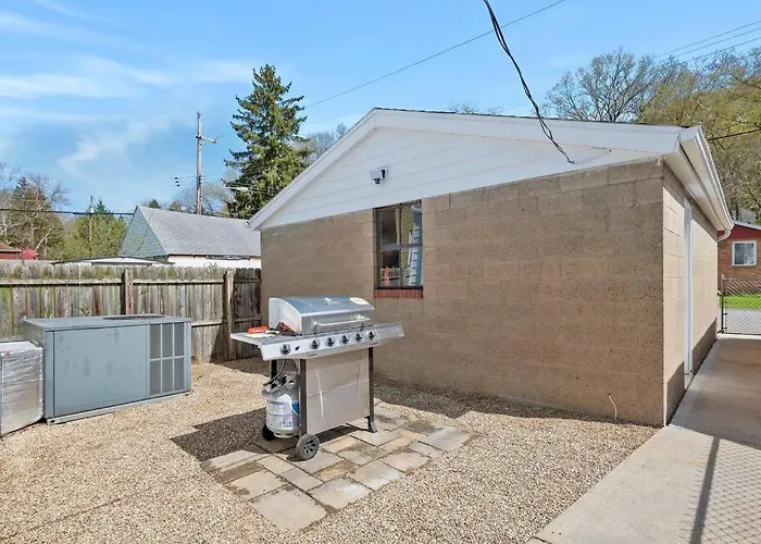 Apartment Bright, Quiet And Modern 1bdr In Millvale, Lawrenceville Pittsburgh