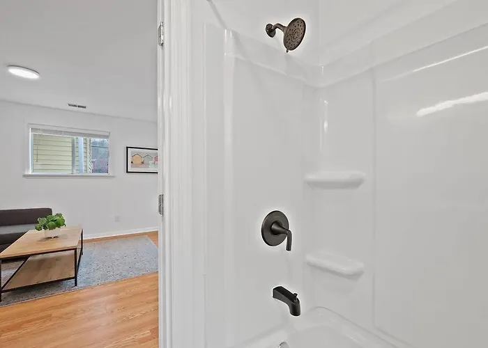 Bright, Quiet And Modern 1bdr In Millvale, Lawrenceville Pittsburgh