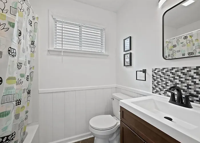Bright, Quiet And Modern 1bdr In Millvale, Lawrenceville Apartment Pittsburgh